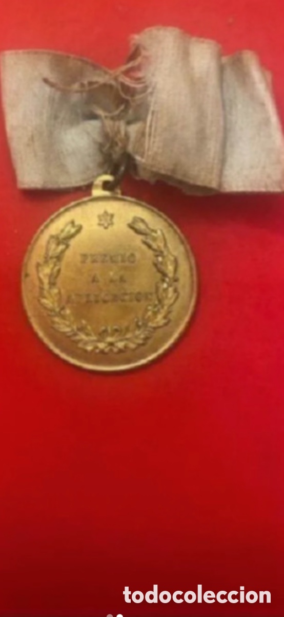 Antig&uuml;edades: Medalla Honor y M&eacute;rito - Foto 2