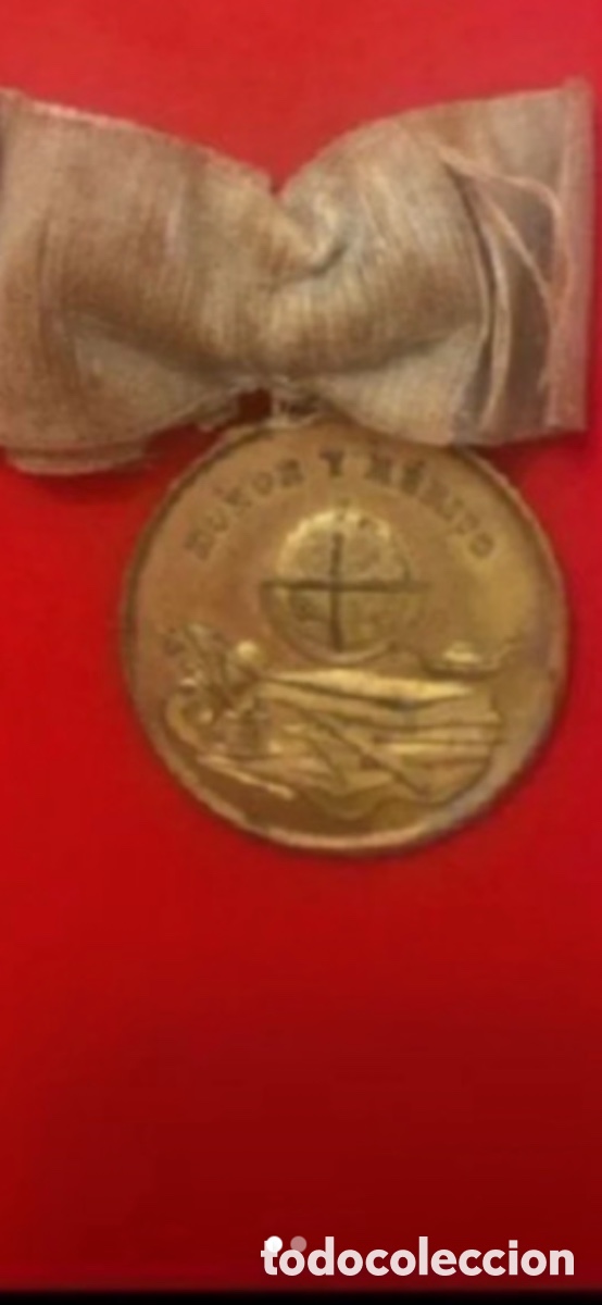 Antig&uuml;edades: Medalla Honor y M&eacute;rito - Foto 1