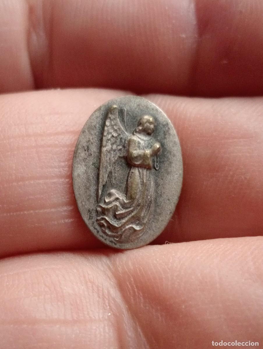 Antig&uuml;edades: INSIGNIA ANGEL DE LA GUARDA ,CUSTODIO PROTECCI&Oacute;N PINS ALFILER RELIEVE RELIGIOSO CREO PLATA