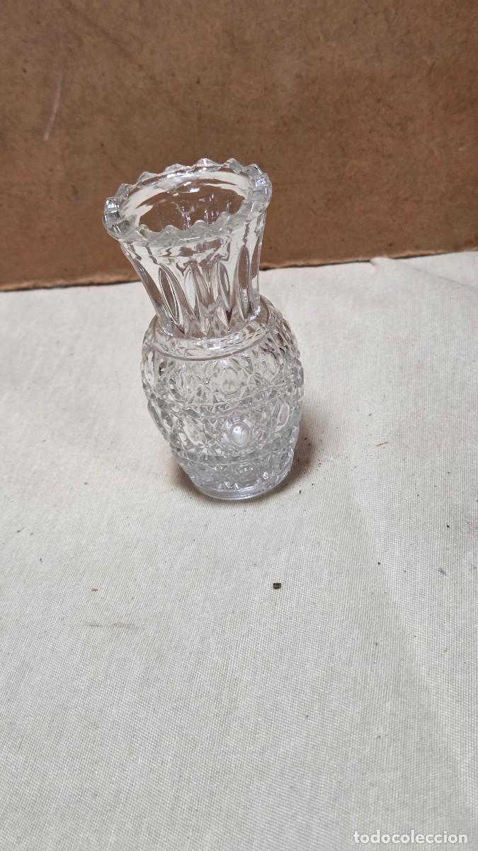 Antig&uuml;edades: peque&ntilde;o jarron de cristal - Foto 2