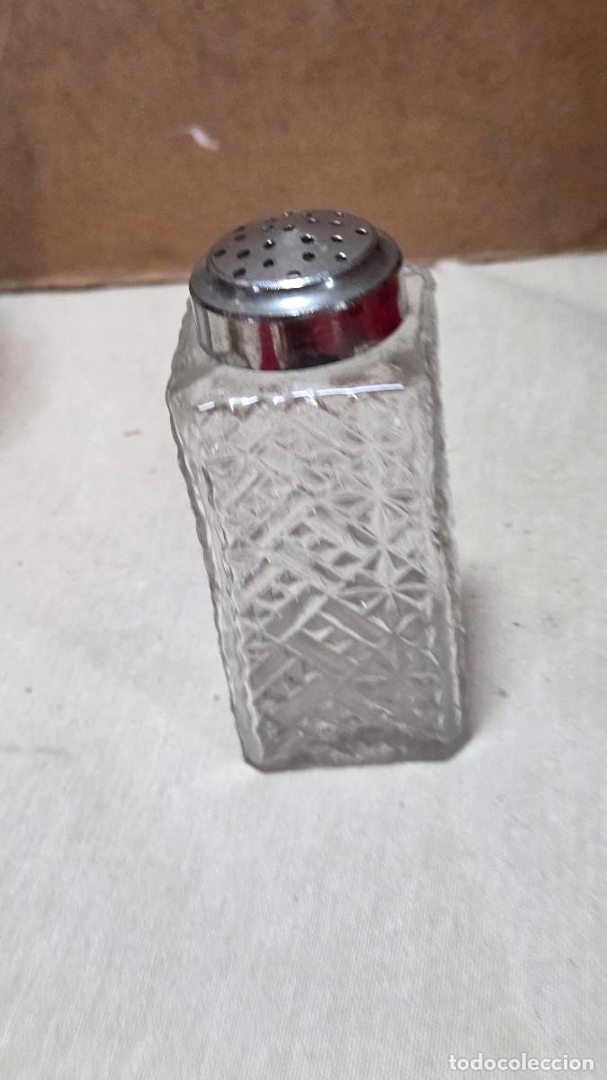 Antig&uuml;edades: salero de cristal y cromado - Foto 3