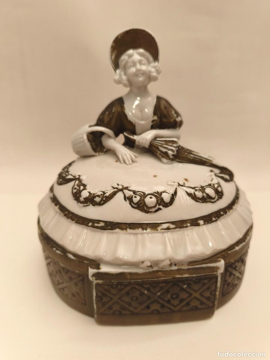 Antig&uuml;edades: BOMBONERA PRINCIPIOS S.XX EN PORCELANA MARCAS EN LA BASE
