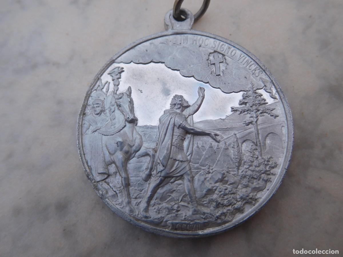 Antig&uuml;edades: Medalla antigua in hoc signo vinces cruz
