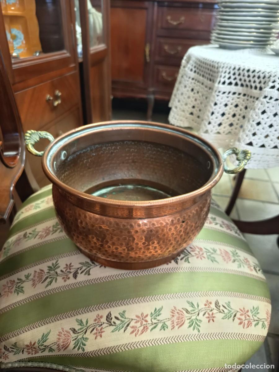 Antig&uuml;edades: Olla antigua de cobre