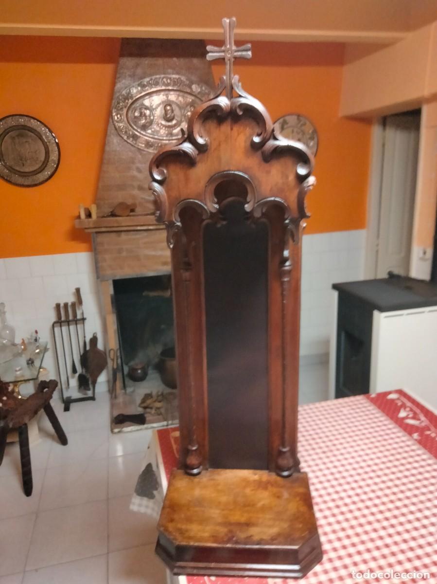Antig&uuml;edades: Preciosa hornacina Neog&oacute;tico finales del siglo xix y princi del XX 100 cm de alto,35 ancho 40 fondo