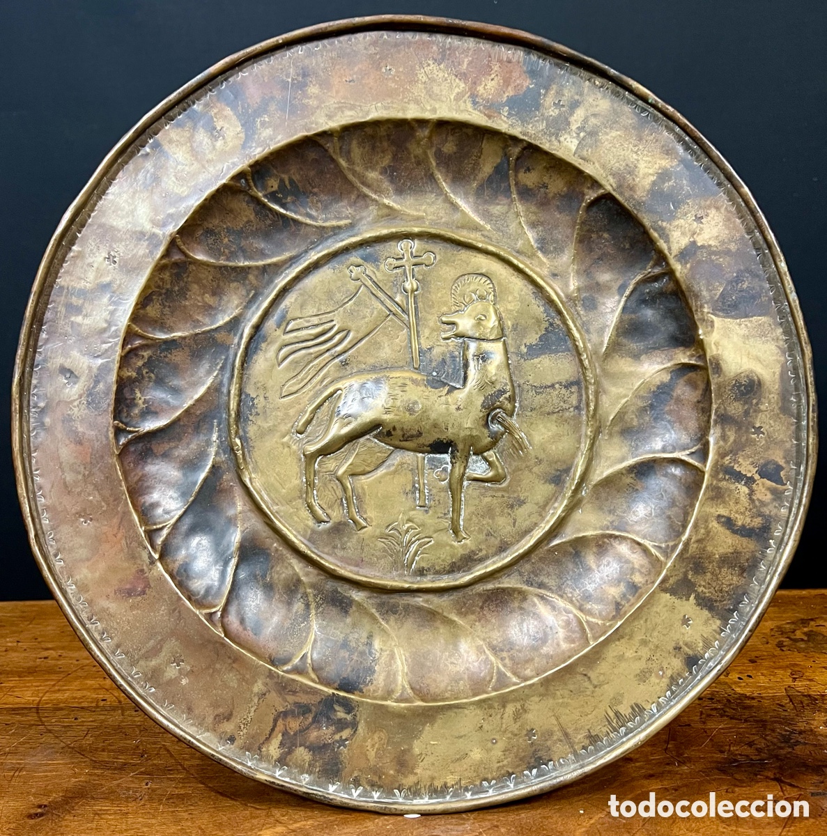 Antig&uuml;edades: Plato Petitorio. S.XV - XVI