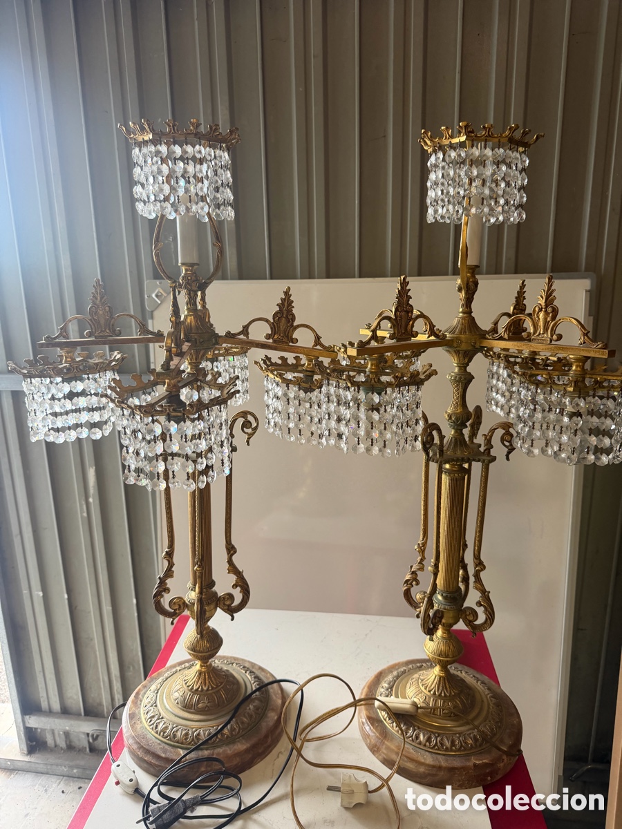 Antig&uuml;edades: Pareja de L&aacute;mparas Antiguas con Cristal Tallado