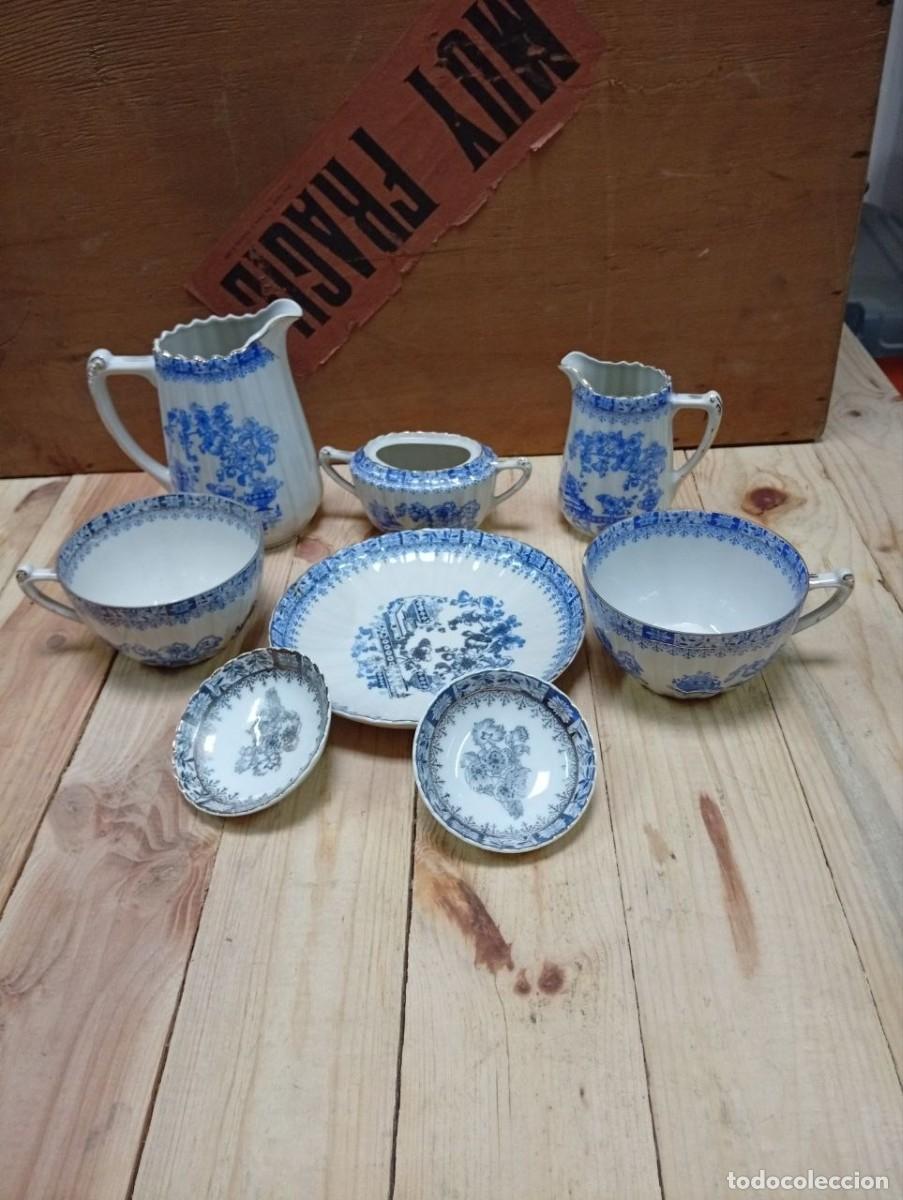 Antig&uuml;edades: Lote De Porcelana - China Blau Saint Claire- Jarras, Azucarero Y Tazas - Azul Y Oro