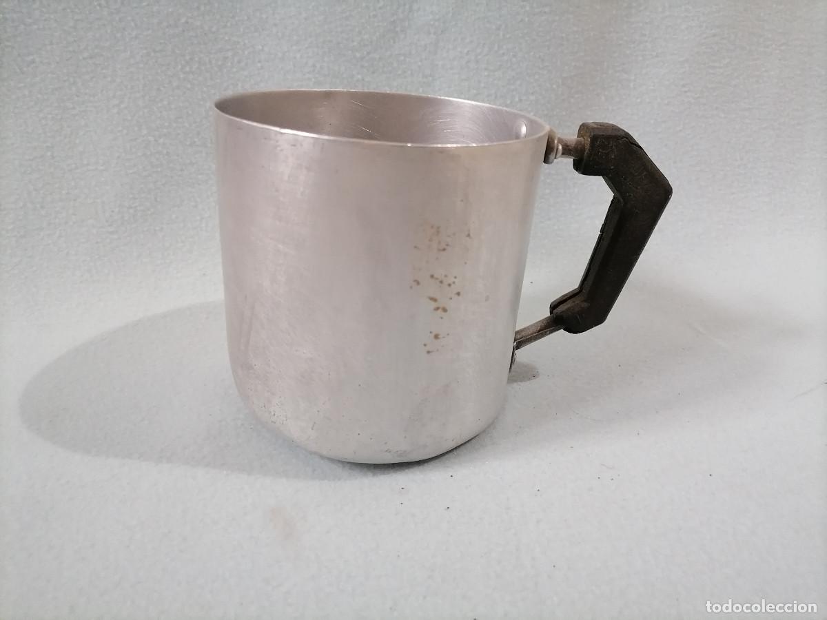 Antig&uuml;edades: Jarra de Aluminio Antigua - Foto 2