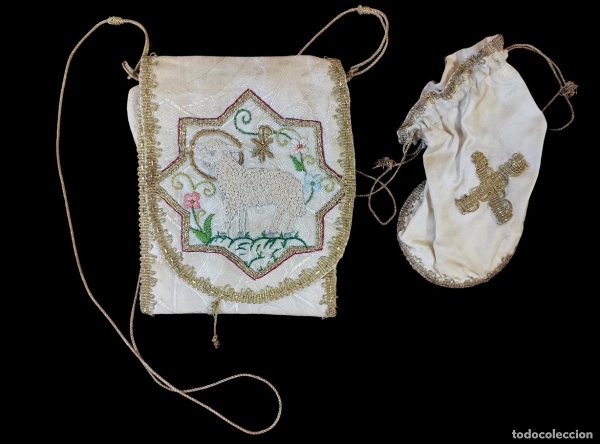 Antig&uuml;edades: BOLSA DE CORPORAL Y LIMOSNERA LIT&Uacute;RGICA. SEDA O SAT&Eacute;N DE SEDA CON BORDADO Y DAMASCO. FRANCIA. XX
