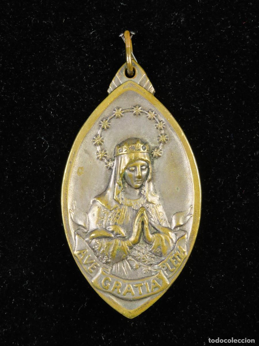 Antig&uuml;edades: Medalla bronce dorado Virgen y San Luis 1940