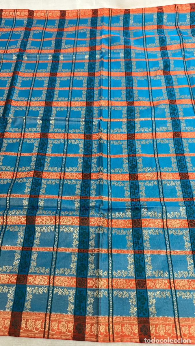 Antig&uuml;edades: Pa&ntilde;uelo de seda, cuadros azul y naranja