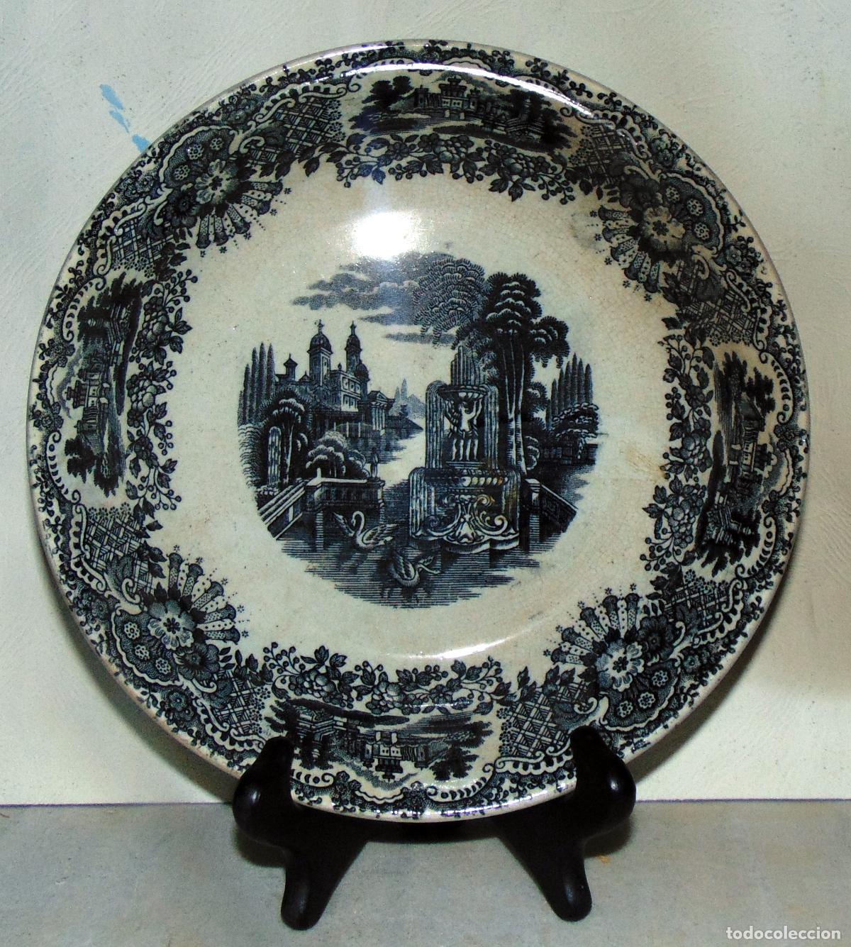 Antig&uuml;edades: PEQUE&Ntilde;A FUENTE HONDA 24CM, ALTURA 5 CM