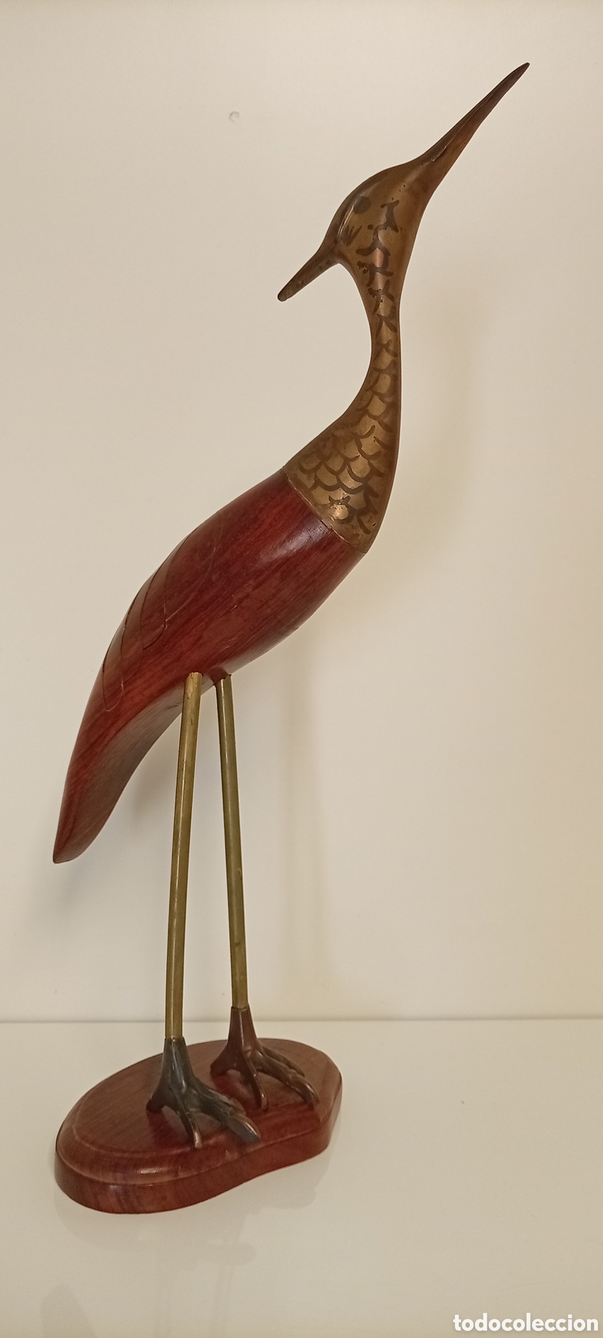 Antig&uuml;edades: FIGURA DE UNA GARZA MID-CENTURY DE BRONCE Y MADERA