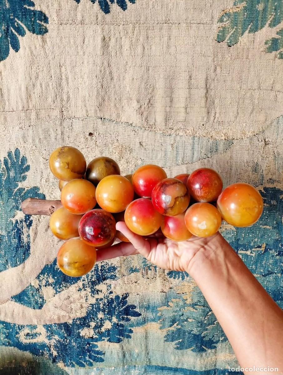 Antig&uuml;edades: Racimo uvas alabastro piedra antiguo.