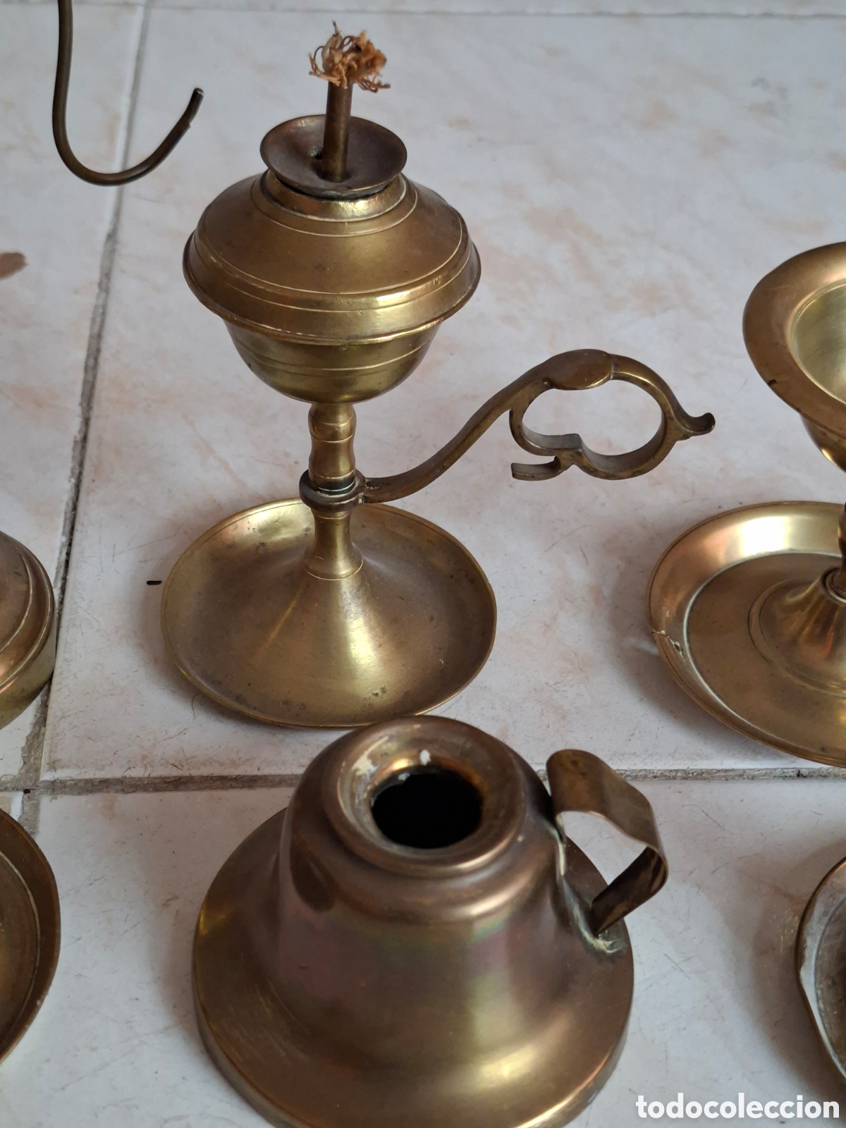 Antig&uuml;edades: 8 L&aacute;mparas de aceite y candiles de bronce - Foto 4