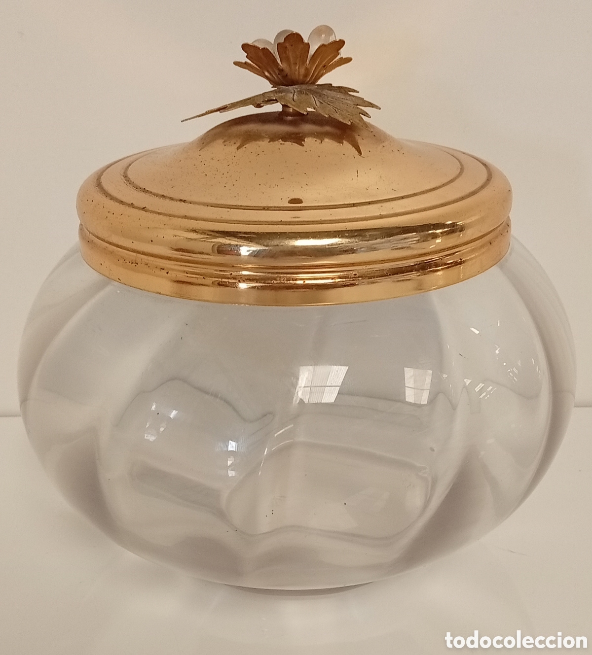 Oggetti Antichi: .BOMBONERA VINTAGE DE CRISTAL CON TAPA DORADA