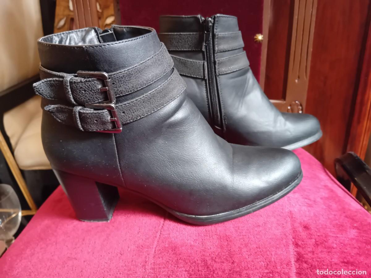 Antig&uuml;edades: Botines de piel o cuero marca Di Fontana, n&uacute;mero 37