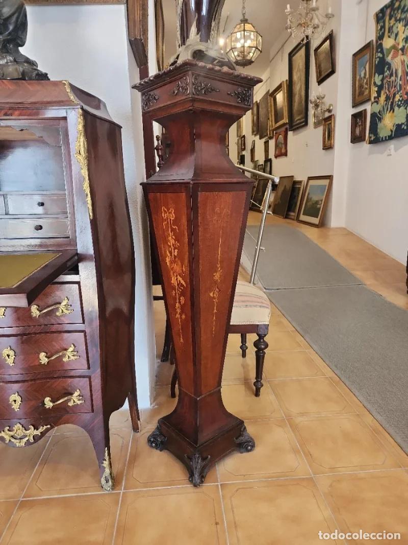 Antig&uuml;edades: Peana de Caoba Siglo XIX