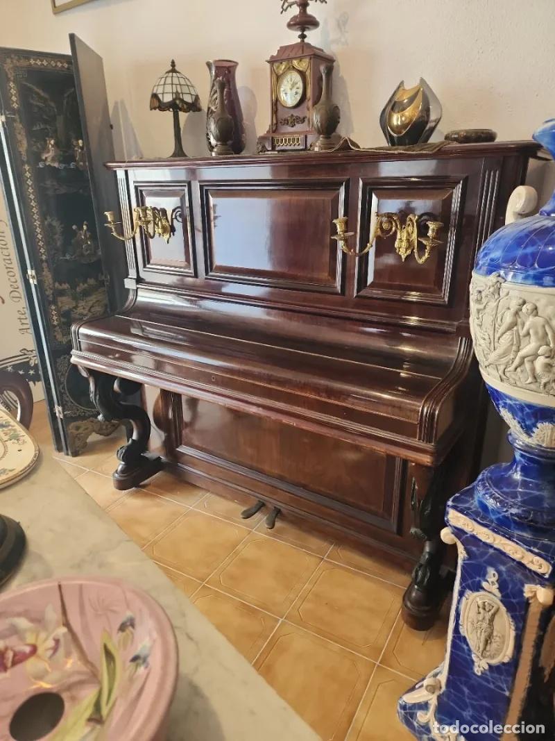 Antig&uuml;edades: Piano Antiguo de Madera - Foto 1