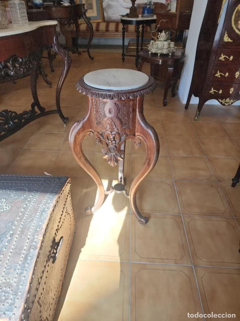Antig&uuml;edades: Pareja de Pedestales de Caoba Antiguos