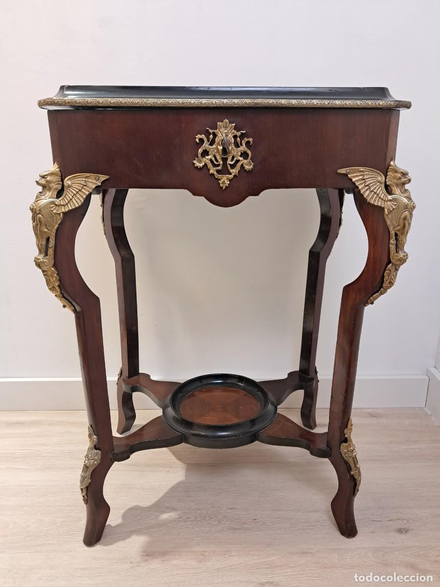 Antig&uuml;edades: Vitrina Napole&oacute;n III de finales del s.XIX