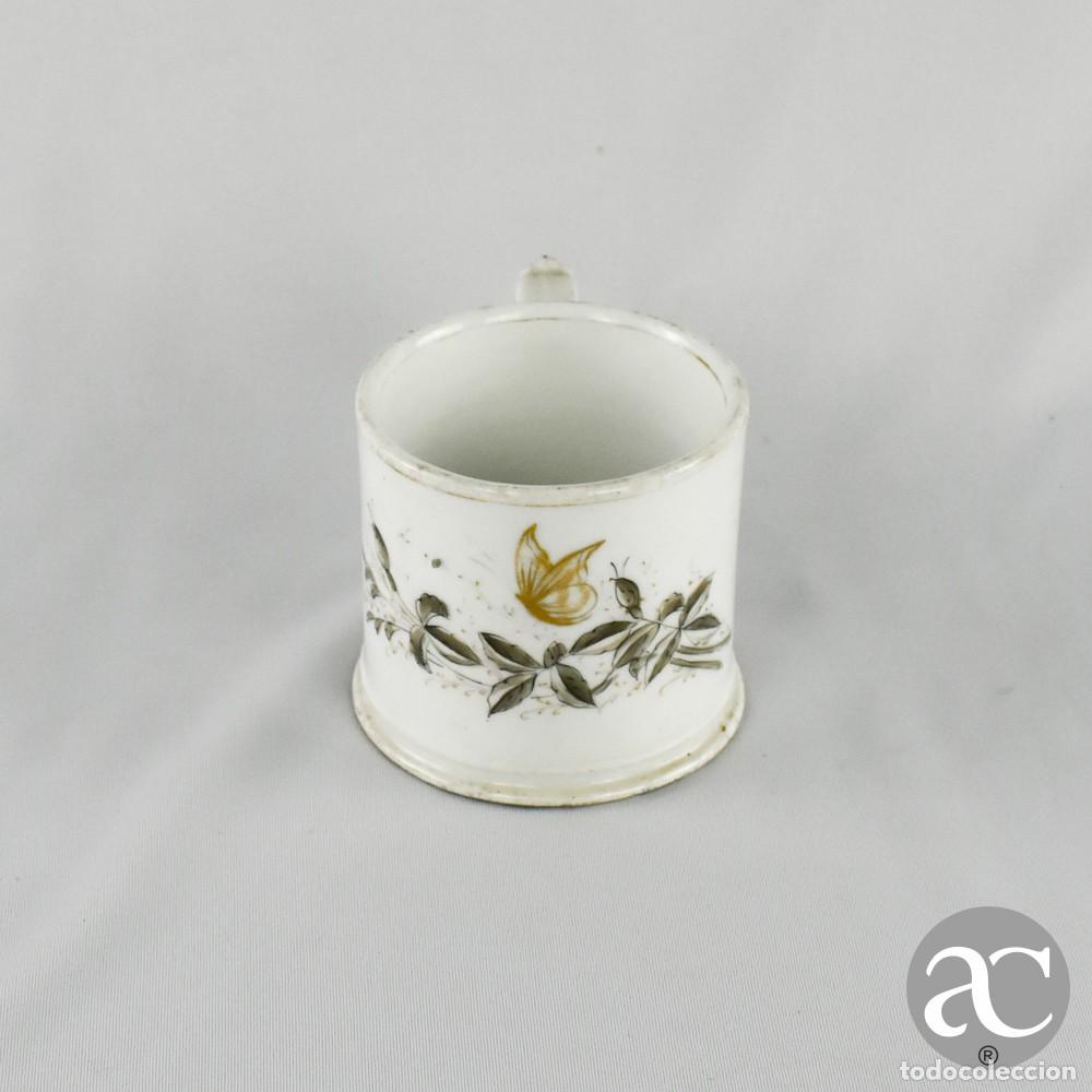 Antig&uuml;edades: Caneca em porcelana Vista Alegre s&eacute;c. XIX