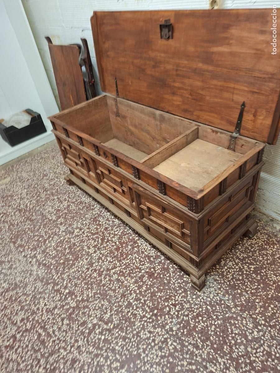 Antig&uuml;edades: ARCA CATALANA DE NOGAL O ALBA ORIGINAL