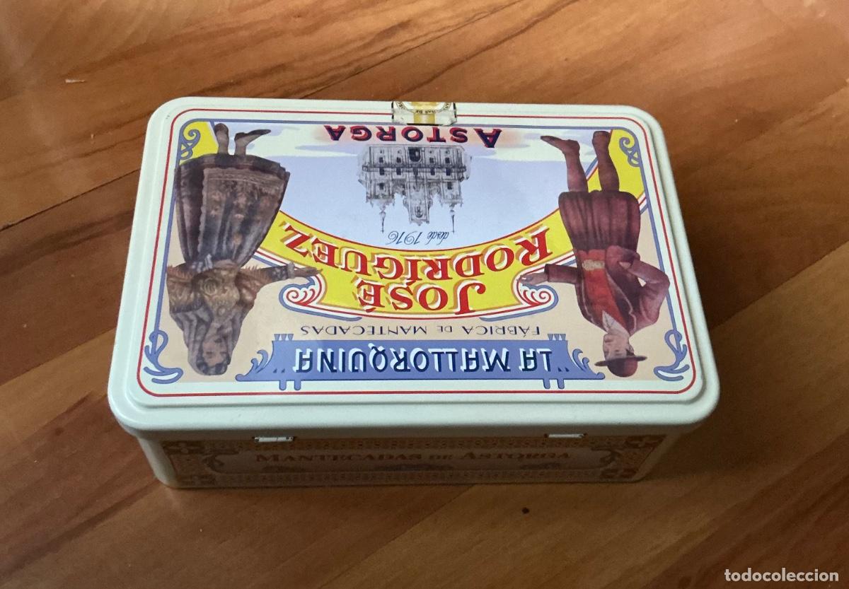 Antig&uuml;edades: Caja / lata de metal de Astorga. - Foto 5