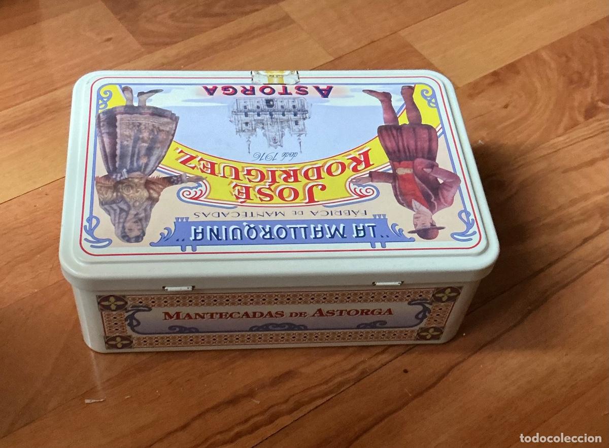 Antig&uuml;edades: Caja / lata de metal de Astorga. - Foto 6