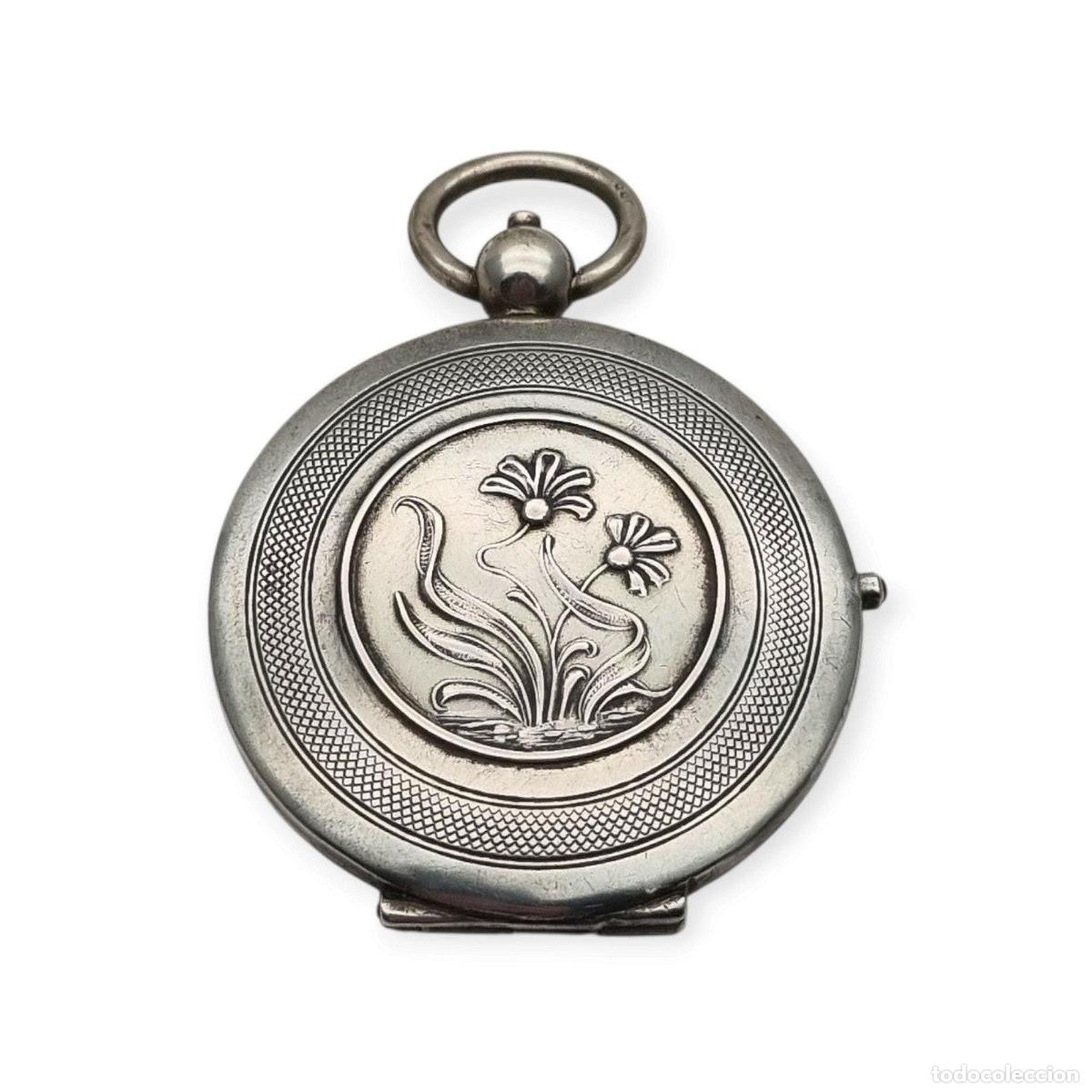 Antig&uuml;edades: Guardapelo Art Nouveau antiguo de plata 800 con doble portarretrato, grabado floral y piedra rosa, c