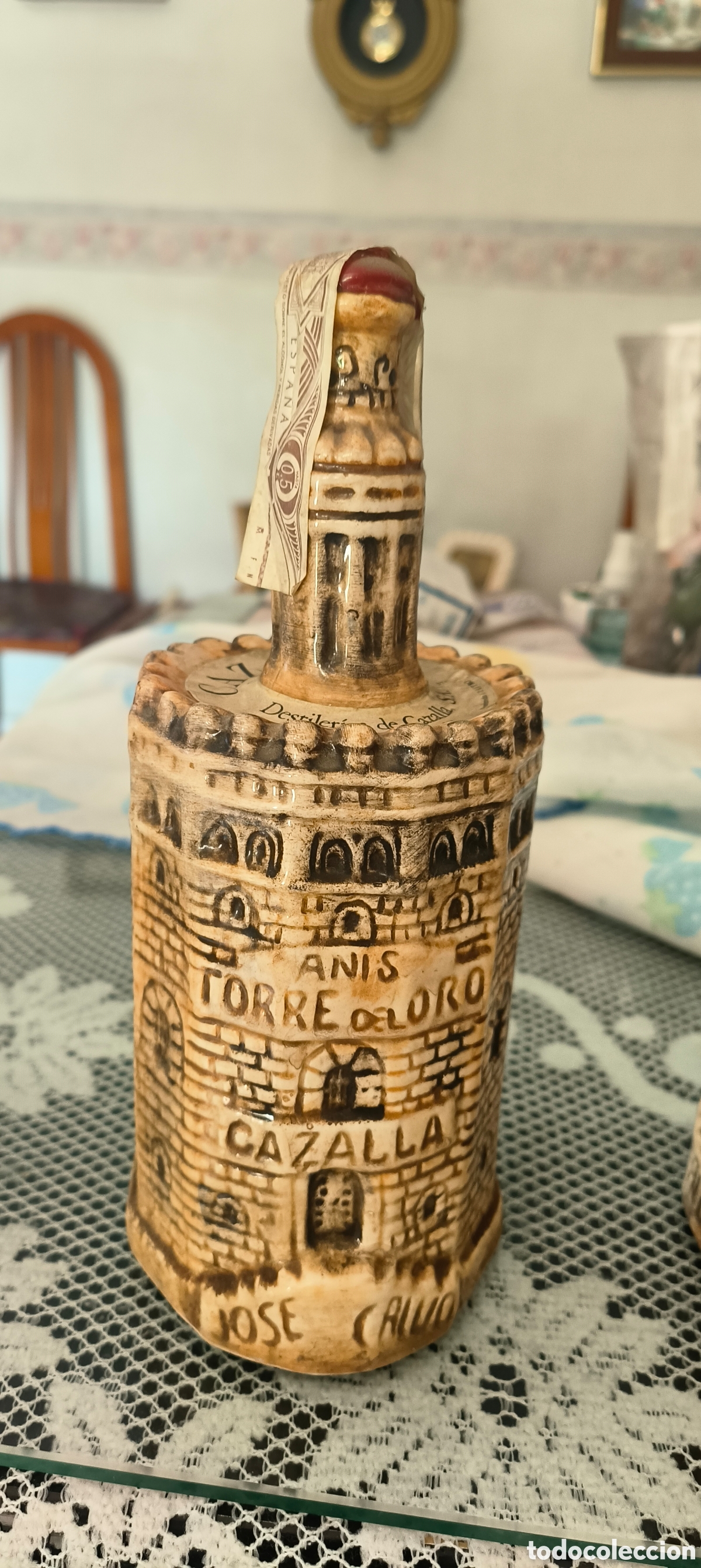 Antig&uuml;edades: Antiguas Botellas An&iacute;s Torre del Oro Jos&eacute; Calvo