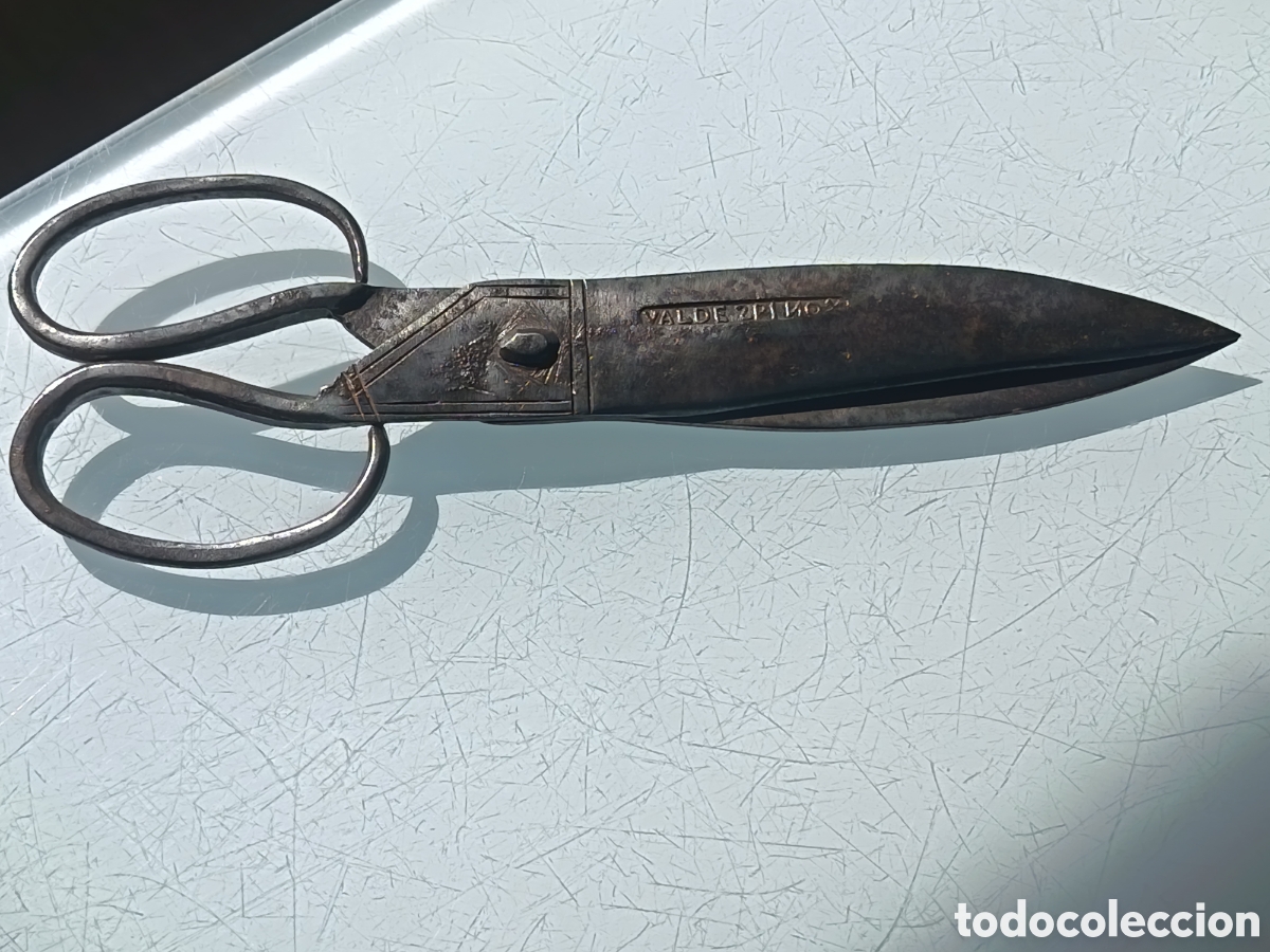 Antig&uuml;edades: Herrer&iacute;a de Valdespino de somoza, le&oacute;n , antiguas tijeras, hechas por Jos&eacute; Ares blas ,Pepe