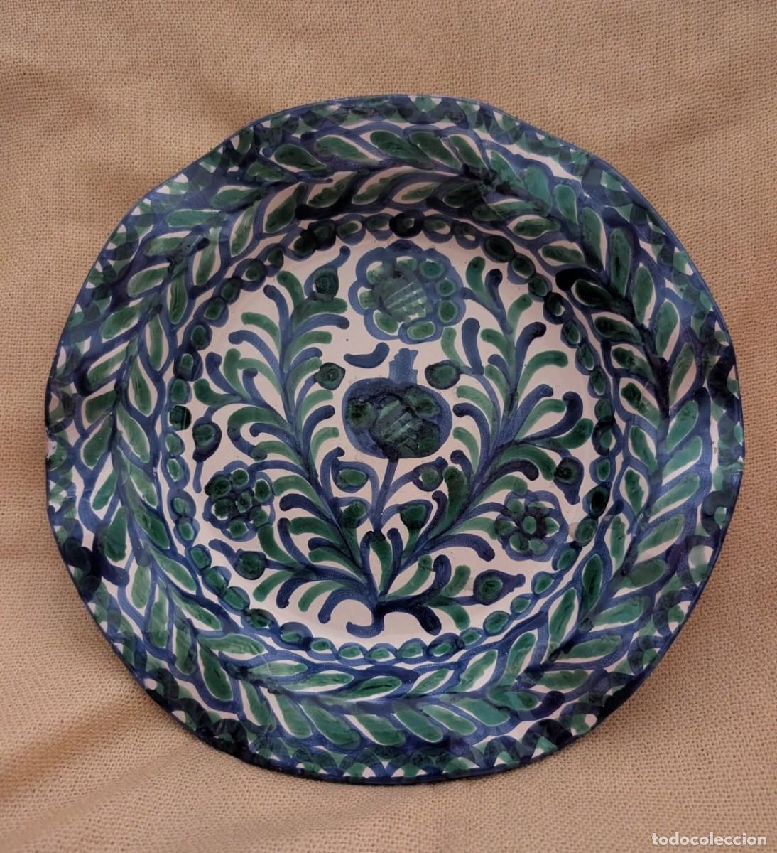 Antig&uuml;edades: Plato vintage Cer&aacute;mica &Aacute;rabe San Isidro Granada pintado a mano 21 cm