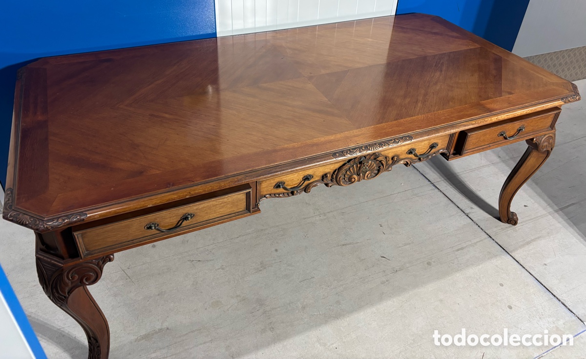 Antig&uuml;edades: PRECIOSA MESA DE DESPACHO ESTILO CL&Aacute;SICO SE&Ntilde;ORIAL. TALLADA DE MADERA NOBLE CON BONITOS ACABADOS