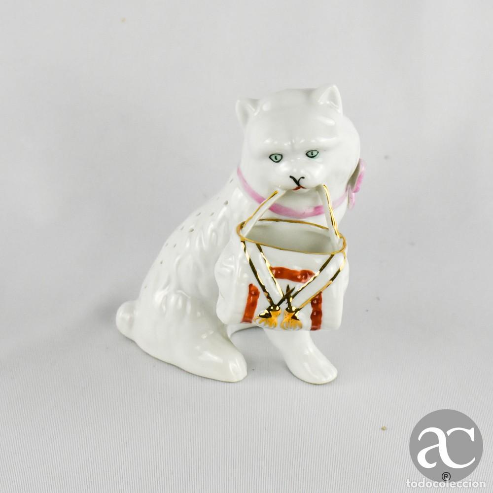 Antig&uuml;edades: Paliteiro Gato com cesto em porcelana Vista Alegre, n&ordm; 2