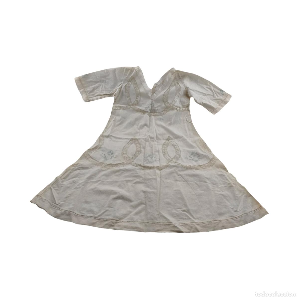 Antig&uuml;edades: Antiguo Vestido / Faldell&iacute;n de Bautizo o Bautismo en Lino Fino &ndash; Bordados a Realce, Calados, Encaje