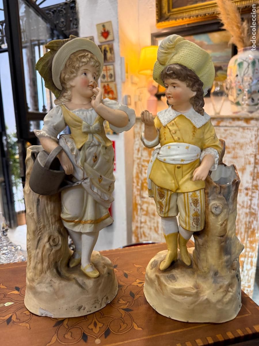 Antig&uuml;edades: PAREJA ESCULTURA PORCELANA BISCUIT - MEDIDA 35 CM