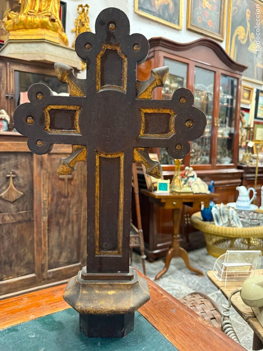 Antig&uuml;edades: ANTIGUA CRUZ REMATE DE MADERA - MEDIDA 56 CM - RELIGIOSO
