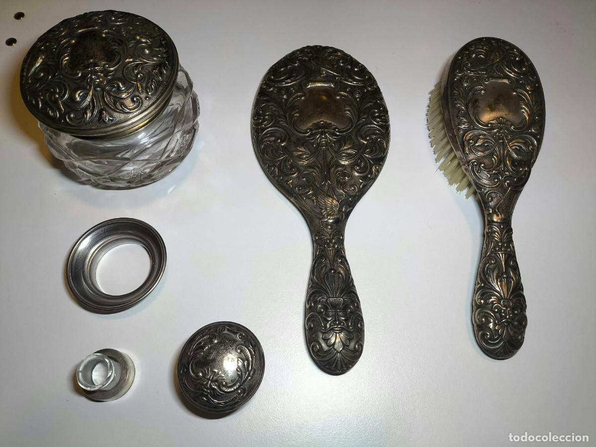 Antig&uuml;edades: Juego de tocador antiguo de plata de ley PASGORCY Madrid - Trabajo repujado