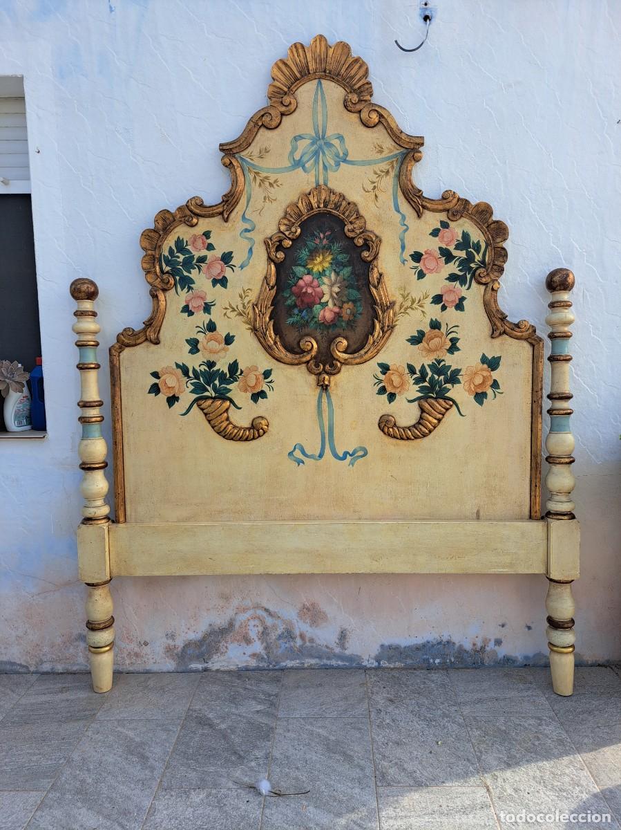 Antig&uuml;edades: Cabecero de cama de matrimonio policromado estilo olotino. Pintado a mano.