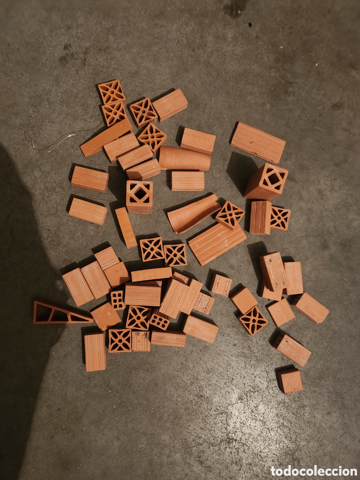 Antig&uuml;edades: Varios piezas mini ladrillos