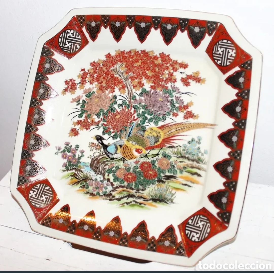 Antig&uuml;edades: Plato de porcelana Satsuma japonesa pintada