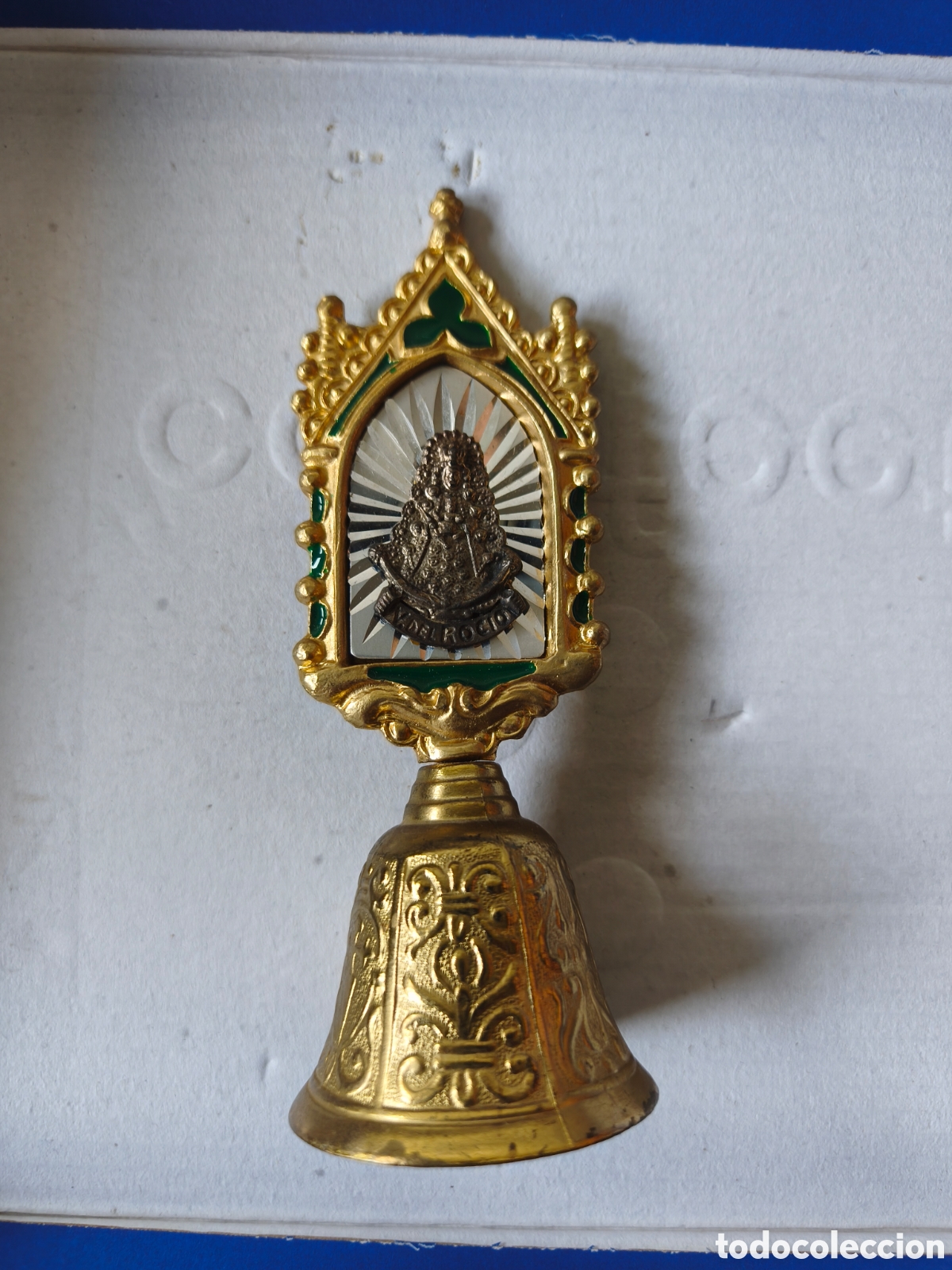 Antig&uuml;edades: Antigua Campanilla de Mesa de la Virgen del Roc&iacute;o &ndash; Metal Dorado y Esmalte Verde (Vintage)