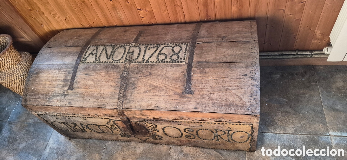Antig&uuml;edades: Espectacular Arc&oacute;n Cisterna en madera de Casta&ntilde;o datado en 19768 -Ciriaco Osorio con Herrajes comple