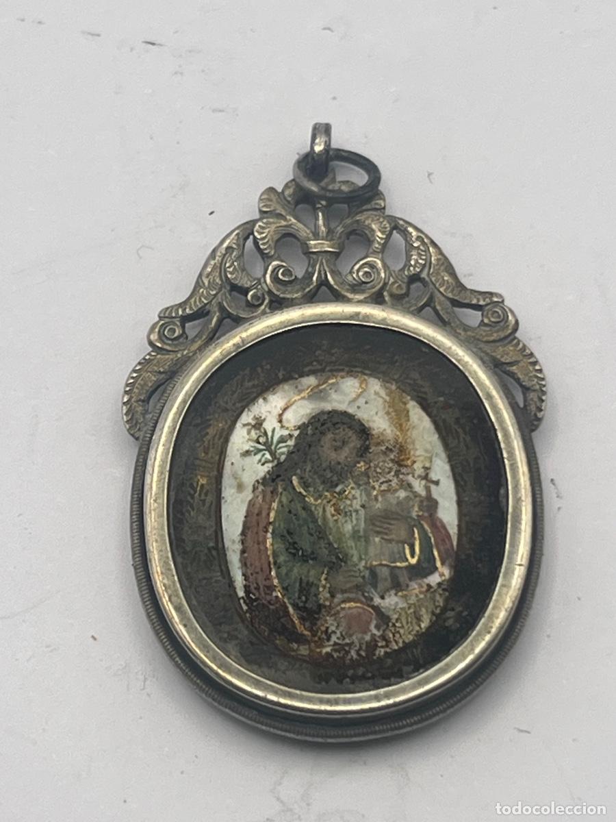 Antig&uuml;edades: RELICARIO DEVOCIONAL DE PLATA PINTADO SOBRE MADRE PERLA SIGLO XVIII