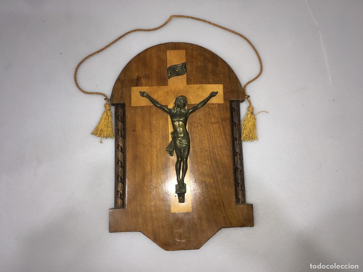 Antig&uuml;edades: CRUCIFIJO DE MADERA FIGURA DE JESUCRISTO EN BRONCE