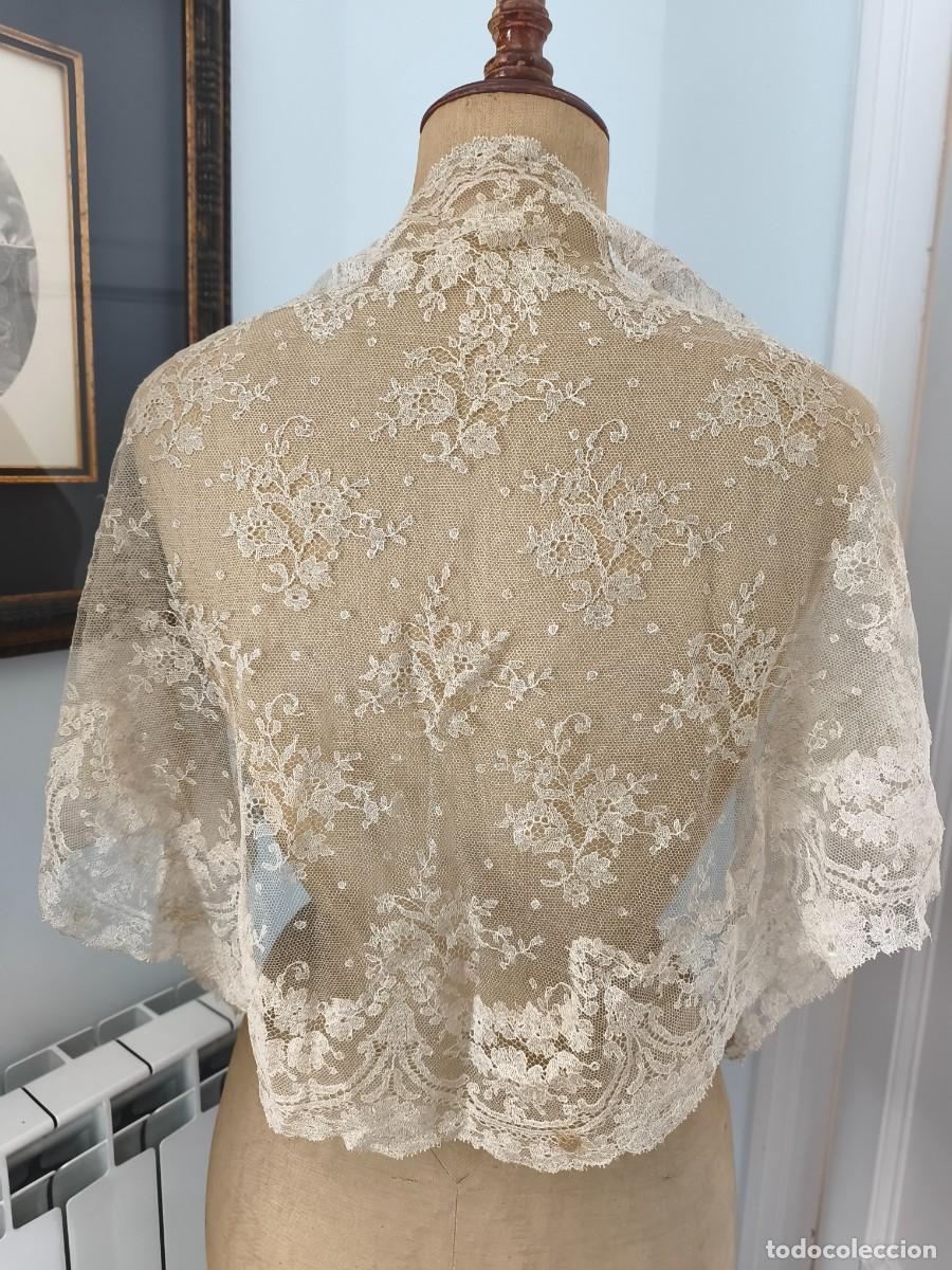 Antig&uuml;edades: MANTILLA DE PICO CHANTILLY FINALES DE S.XIX