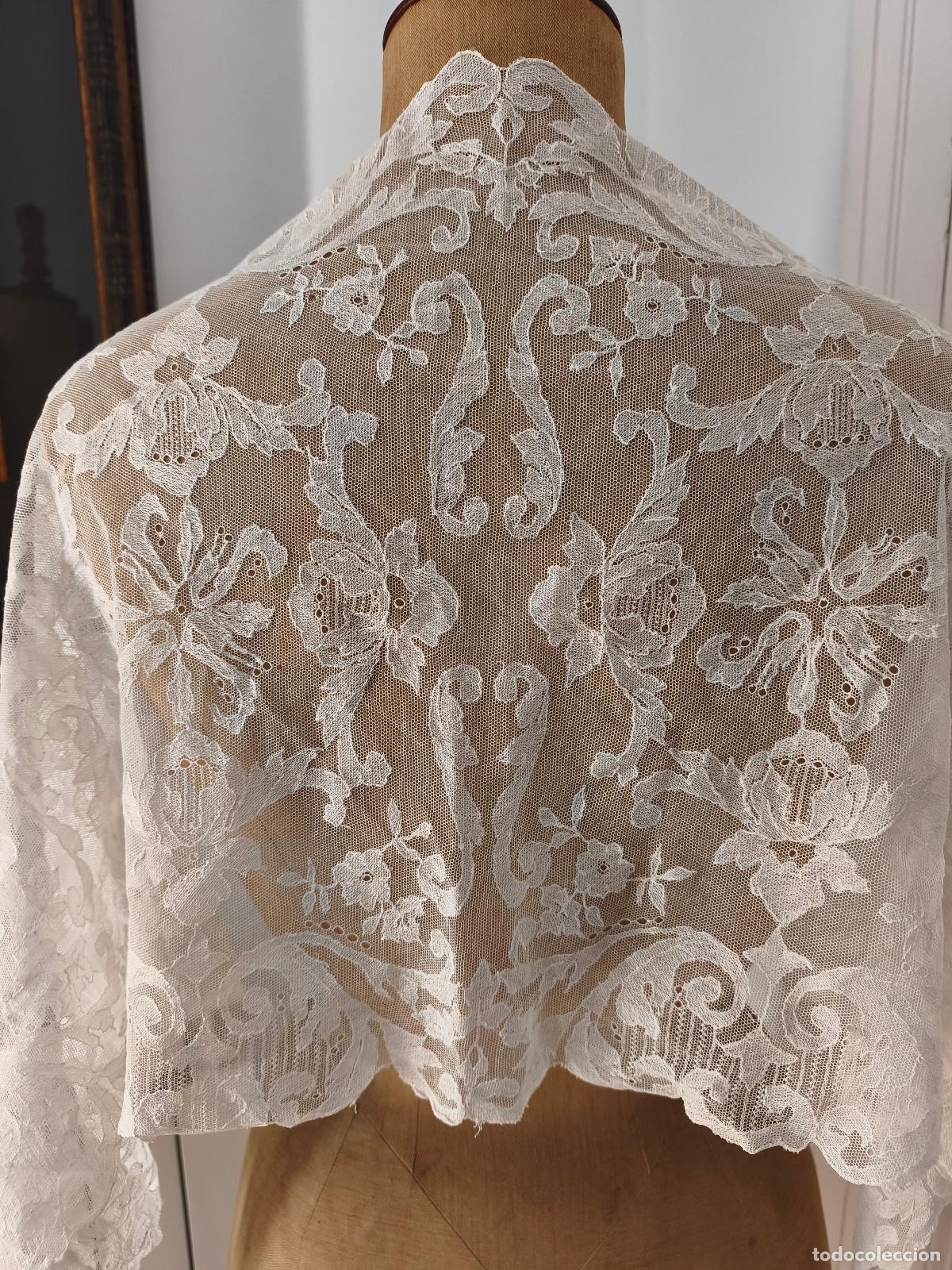 Antig&uuml;edades: MANTILLA RECTANGULAR DE ENCAJE DE GRANADA - Foto 2