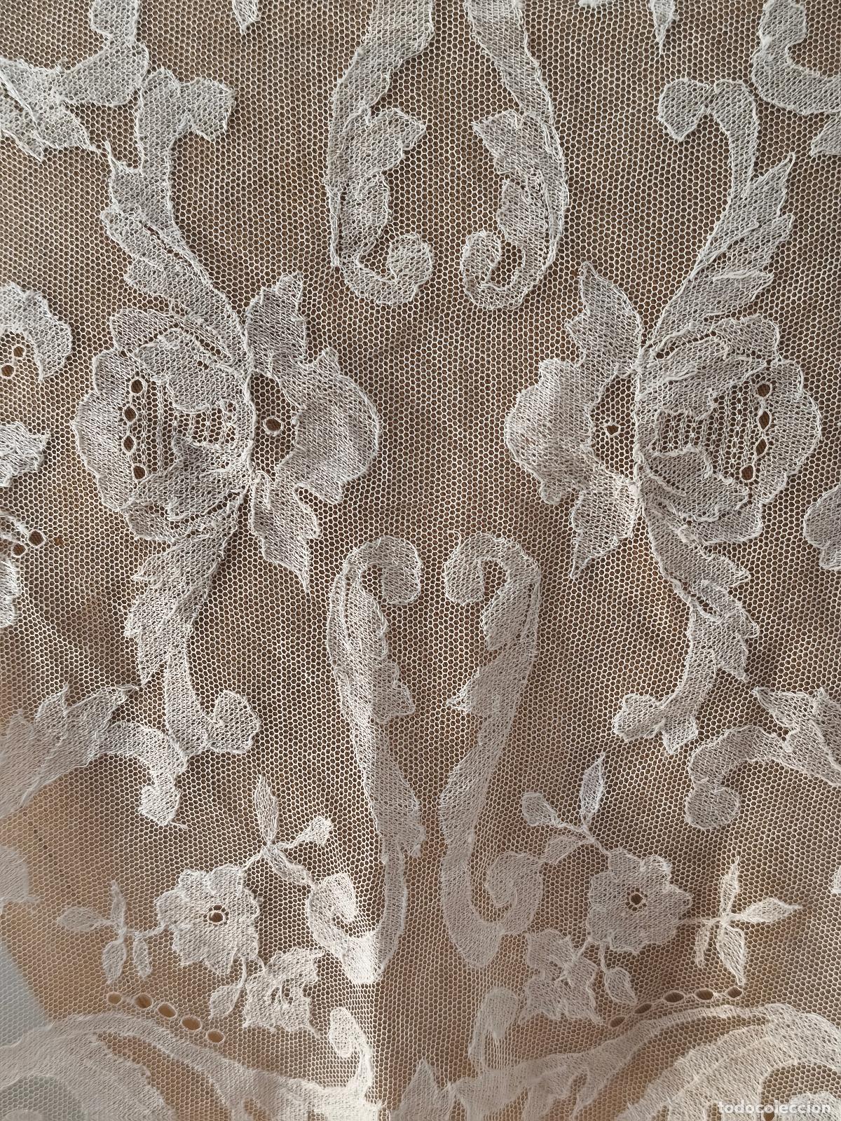 Antig&uuml;edades: MANTILLA RECTANGULAR DE ENCAJE DE GRANADA - Foto 3